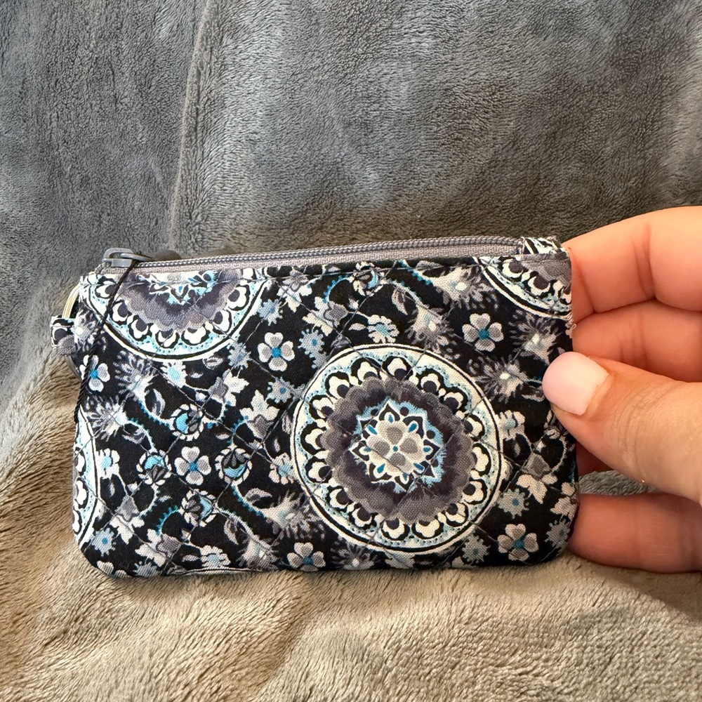 VEra Bradley Charcoal Medallion Quilted Zip ID